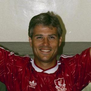 100 Pics Quiz LFC Icons Pack Level 18 Answer 1 of 5