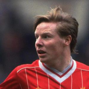 100 Pics Quiz LFC Icons Pack Level 16 Answer 1 of 5