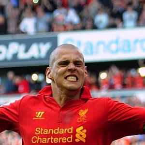 100 Pics Quiz LFC Icons Pack Level 4 Answer 1 of 5